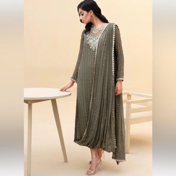 Agha Jaan Pakistani designer suit size M - Picture 2 of 9